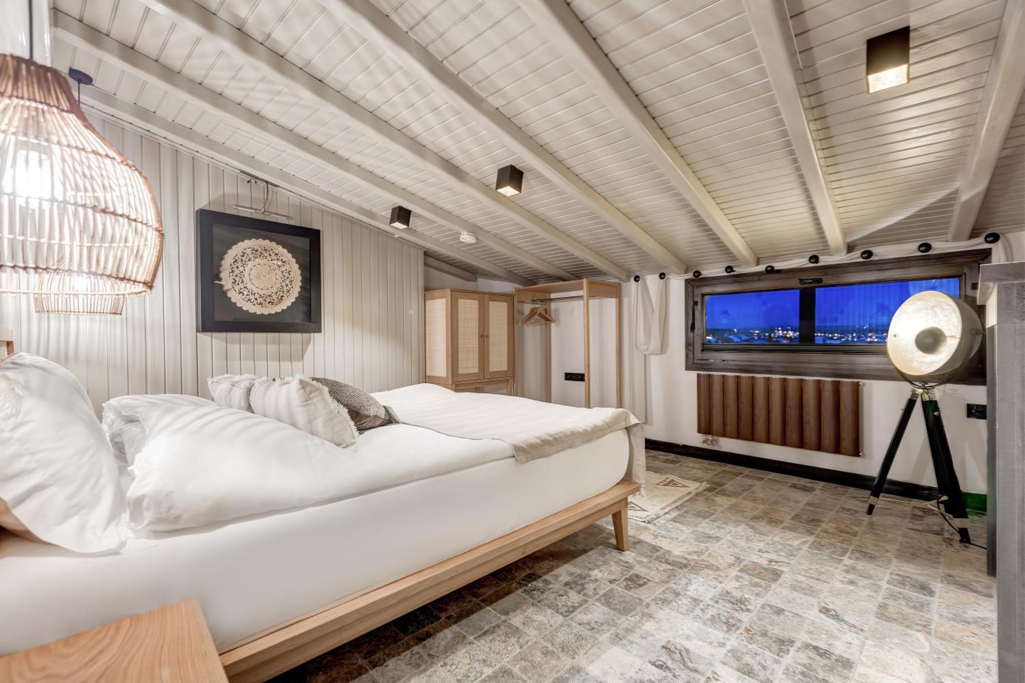 Parna Hotel Cunda Værelse billede